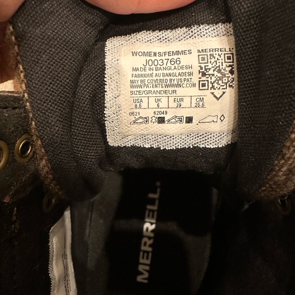 New Merrell Brown Lace-Up Boots with Cream Sole - Picture 11 of 14